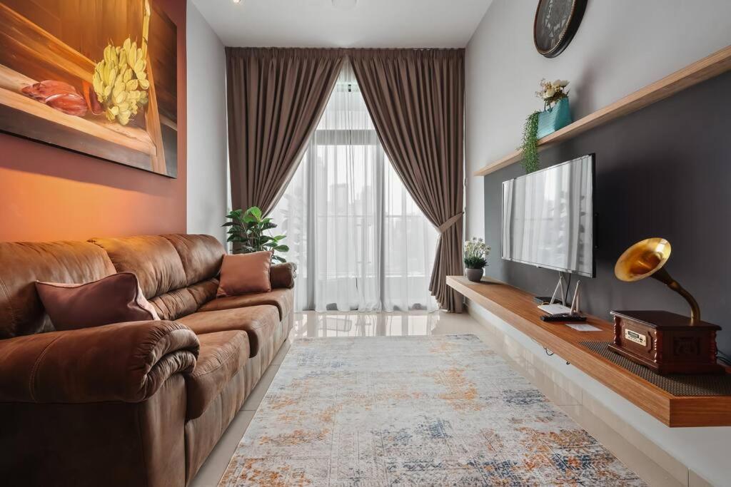 Legasi Kgbharu Klcc View Ps4 Next To Klcc & Train Kuala Lumpur