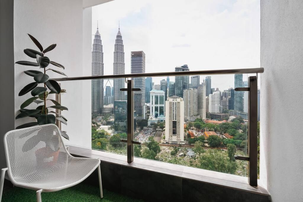Pangsapuri Legasi Kgbharu Klcc View Ps4 Next To Klcc & Train *